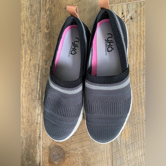 Rya Surround Fit Stretch Fabric Slip On Loafer Dark Gray Women’s Size 8.5 W - Picture 1 of 4